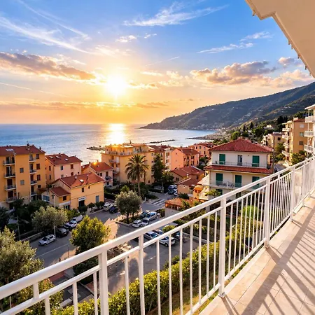 Vista Mare Panoramica Terrazza Privata - Parcheggio - Relax A 5 Min Dal Mare
